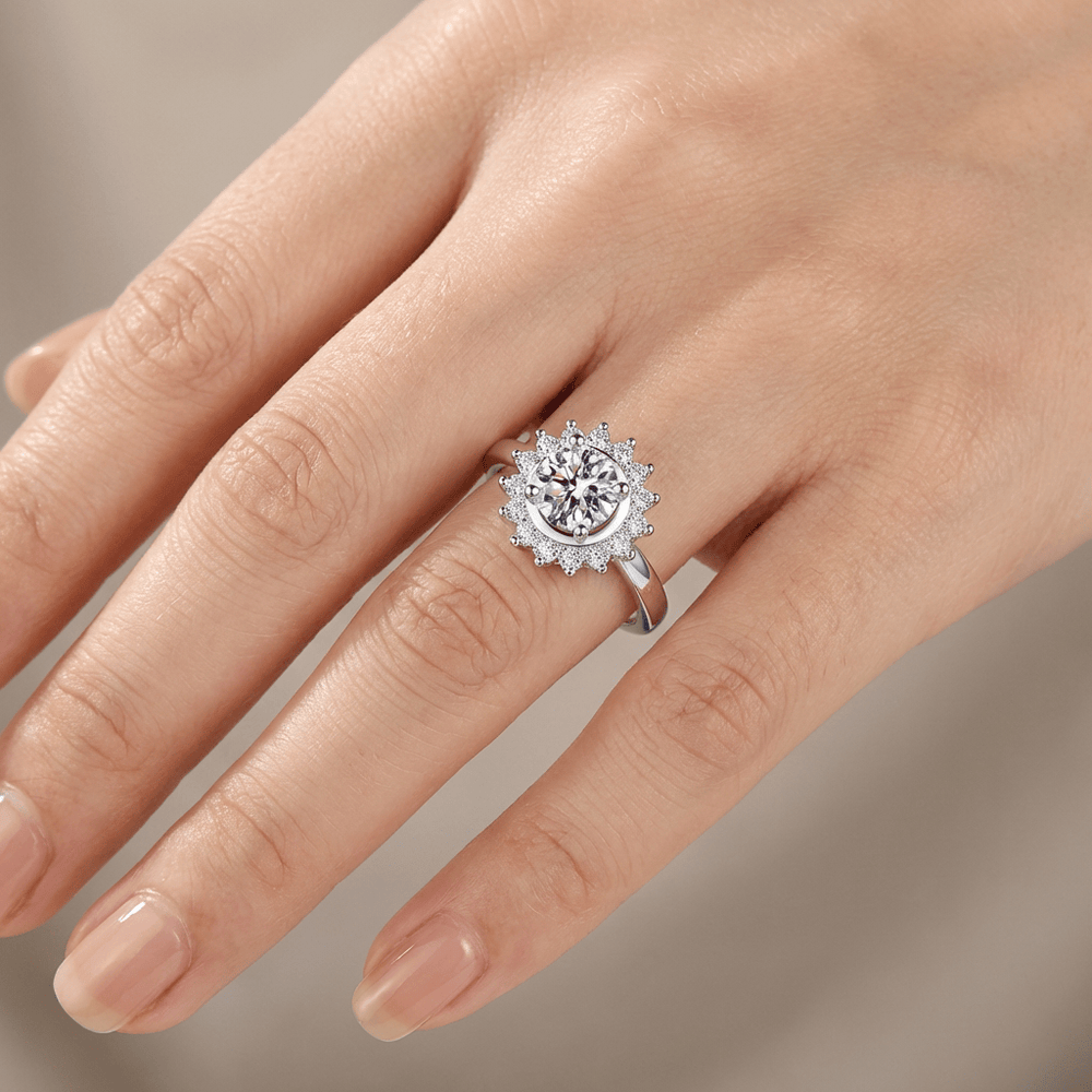 Anillo Redondo Ajustable con Cristal Plateado