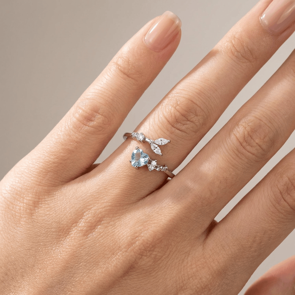 Anillo Solitario Ajustable con Topacio Azul Plateado