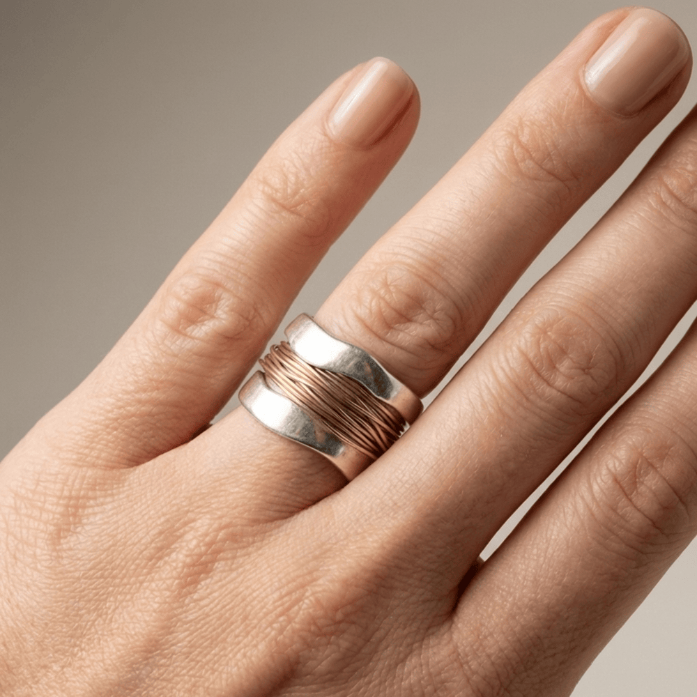 Anillo Hilo Dorado Envolvente