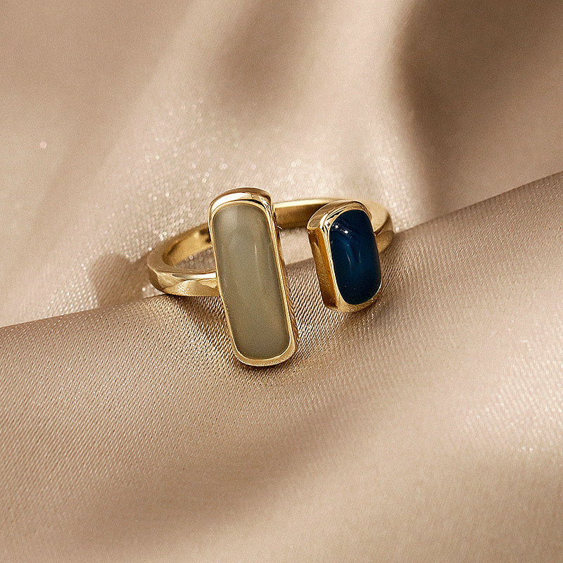 Anillo Vintage de Oro con Ópalo