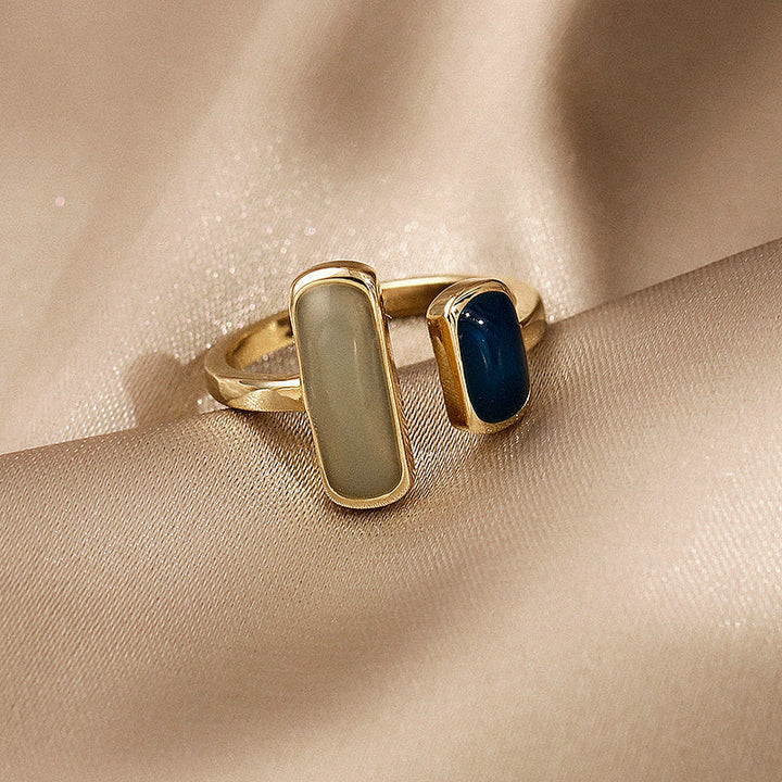 Anillo Vintage de Oro con Ópalo