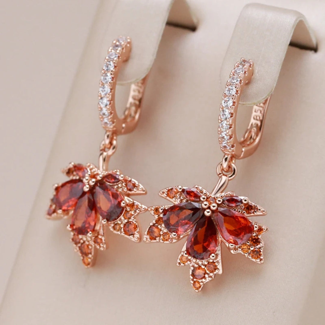 Pendientes elegantes de hoja roja