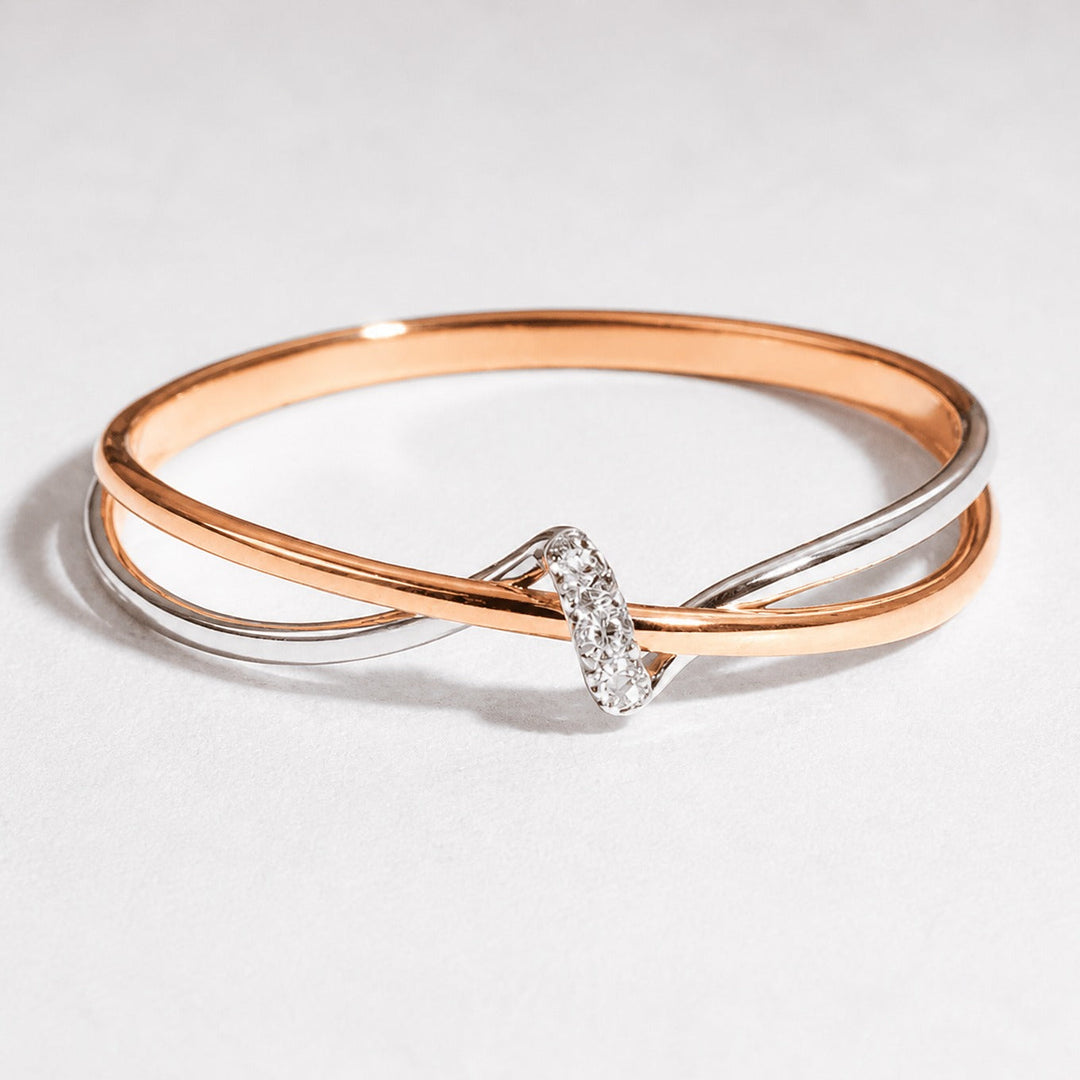 Anillo Llamativo Trenzado con Infinito de Oro