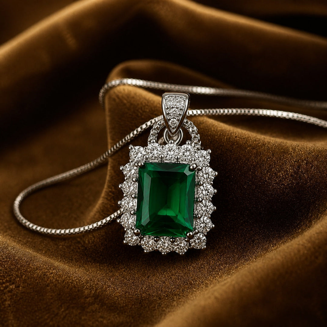 Collar Piedra Verde Luminoso Oro Blanco