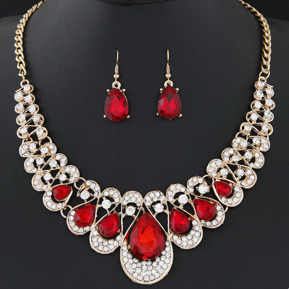 Conjunto Carmesí Elegante