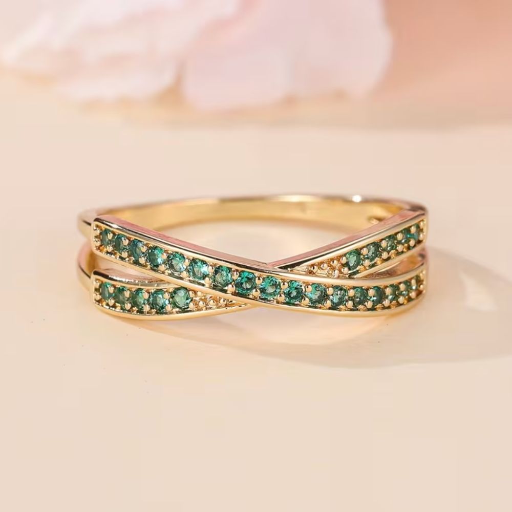 Anillo Ondulado de Esmeralda