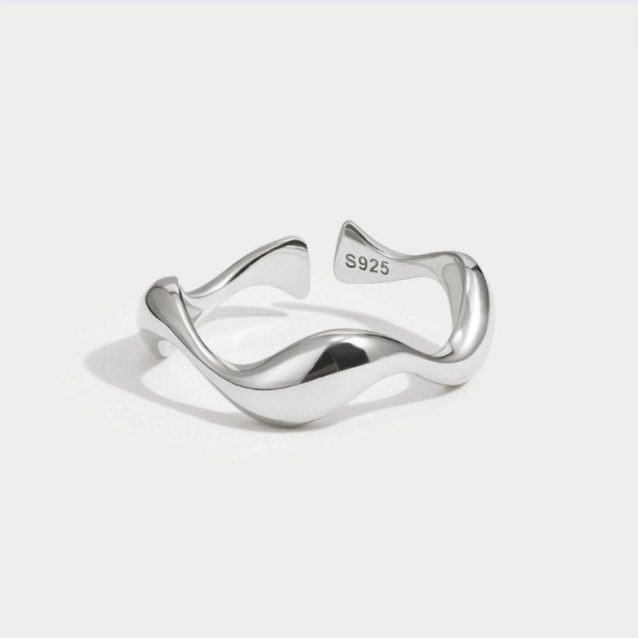 Anillo Minimalista Olas