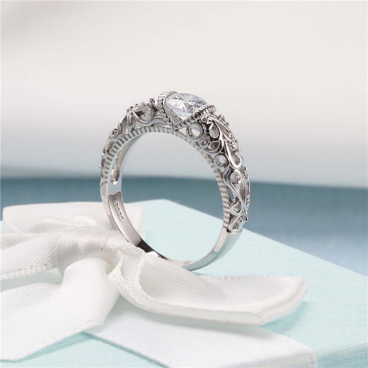 Elegante Anillo de Plata