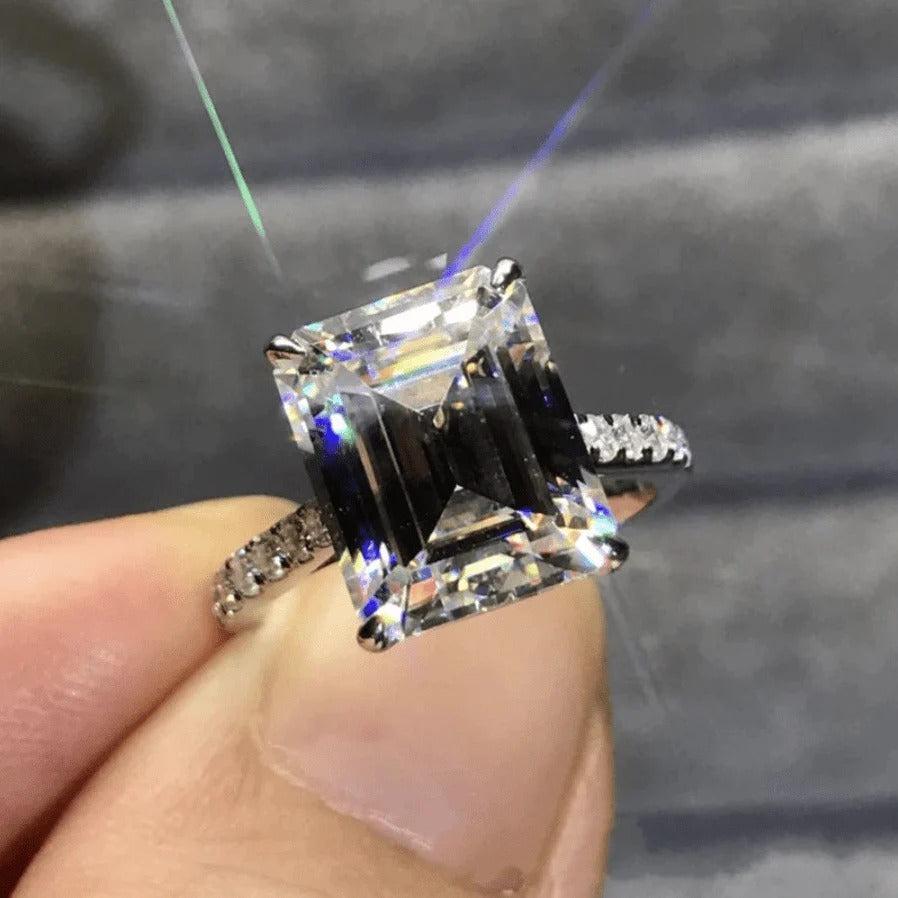 Anillo de corte esmeralda Sophy