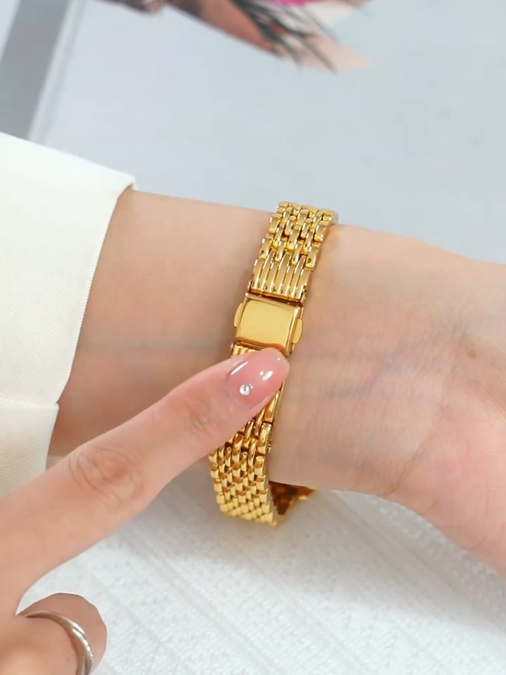 Reloj Cuadrado Elegante