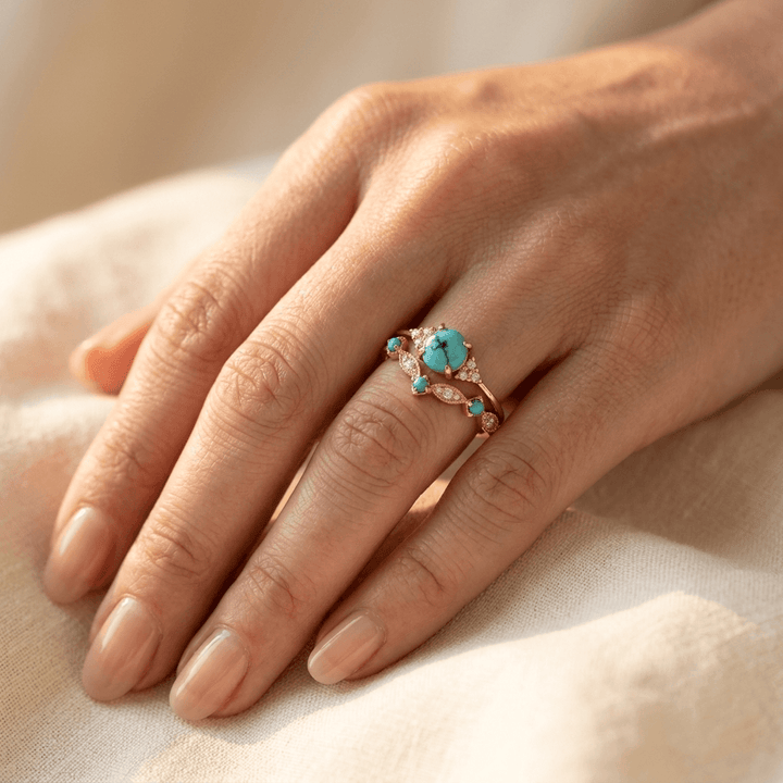 Anillo Oro Rosa con Piedra Turquesa
