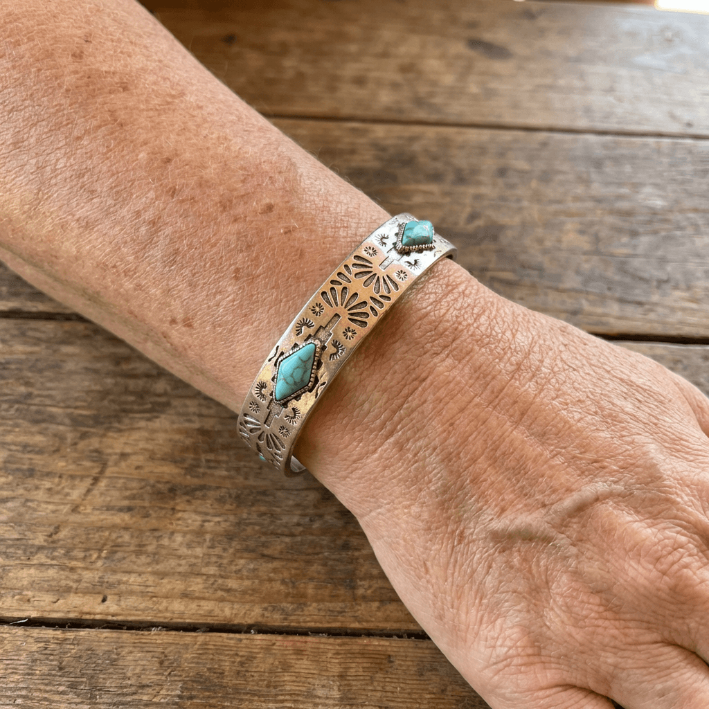 Brazalete Rígido Turquesa Grabado