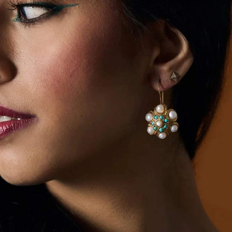 Pendientes Flor Perla Turquesa de Oro