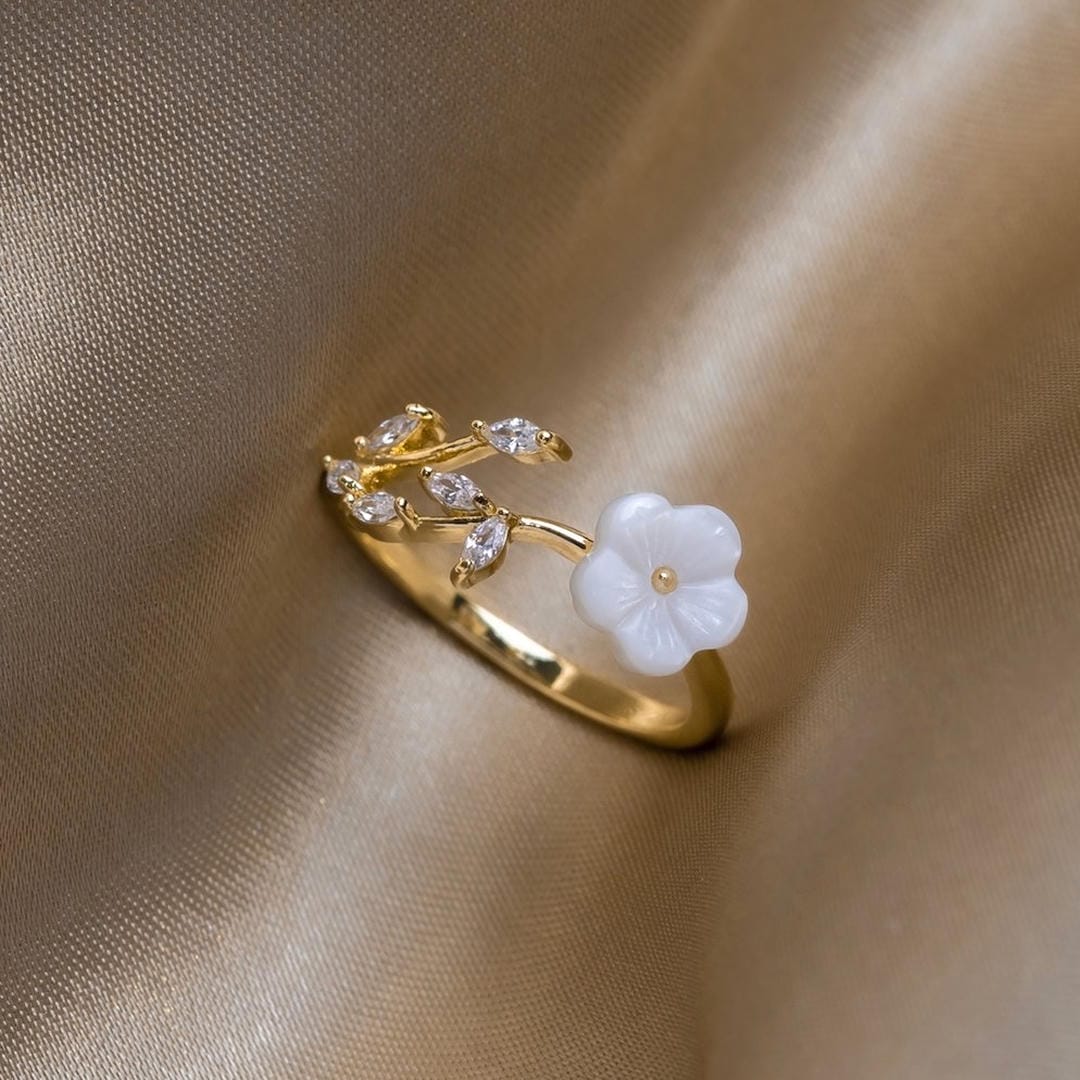 Anillo Flor Blanca Ajustable