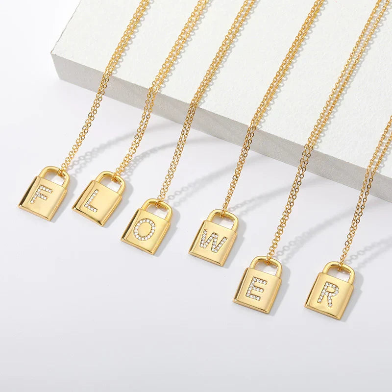 Collar del Candado de Inicial