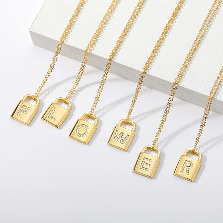 Collar del Candado de Inicial